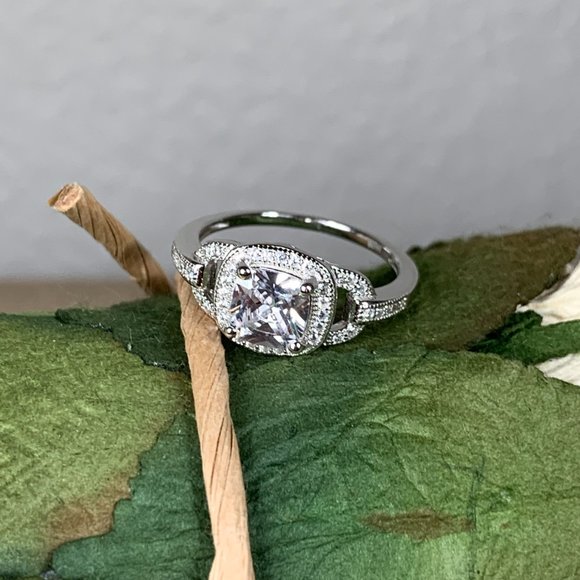 NEW Size 5 Pave Set CZ Cubic Zirconia Engagement Ring in Sterling Silver - Picture 5 of 5